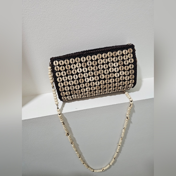 Handcrafted Beaded Flower Crossbody Bag in Natural and Multicolor - Picture 6 of 10